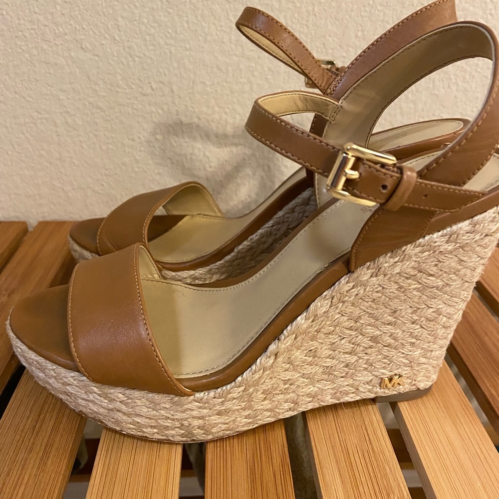 Michael Kors tan wedges